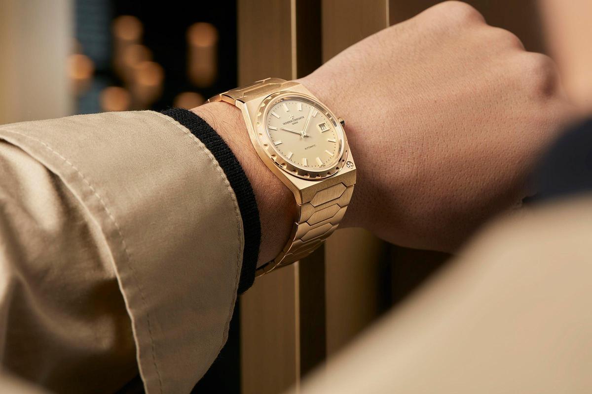 今年最強的復刻款！江詩丹頓推出Historiques 222腕表