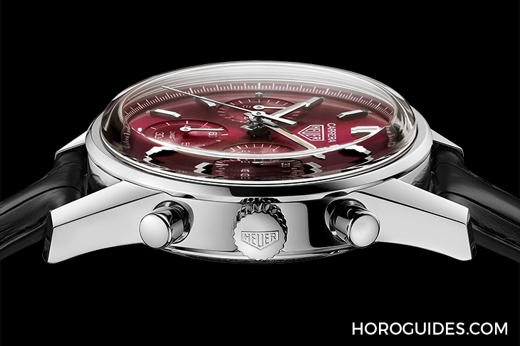 TAG HEUER - 高調(diào)復(fù)古感！ TAG Heuer CARRERA紅面限量計時腕表