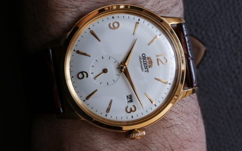Orient Bambino Small Seconds (SS) 評論：最好的平價正裝手表變得更好
