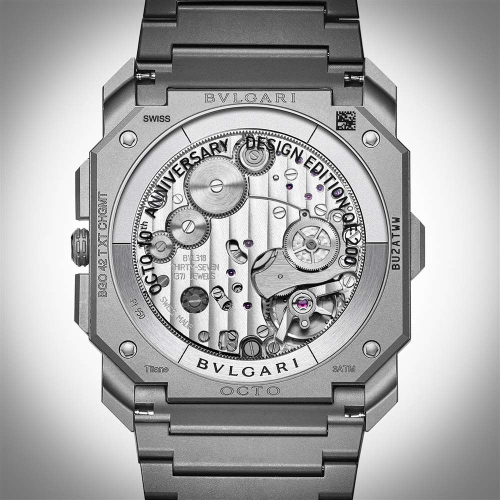 底蓋和機芯，Bulgari Octo Finissimo GMT Anniversary Chronograph