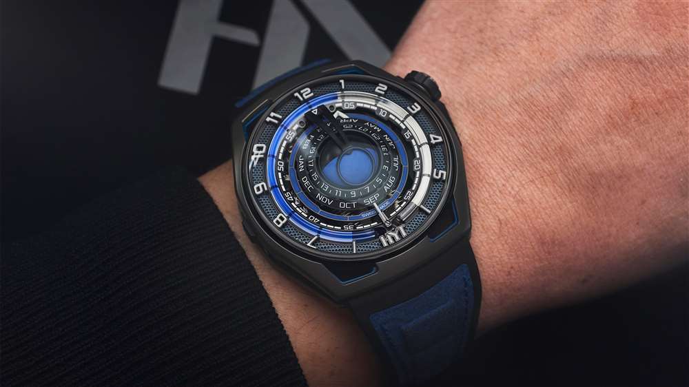 親身體驗(yàn)HYT Supernova Blue Moon Runner以及對Hyperwatch的防御