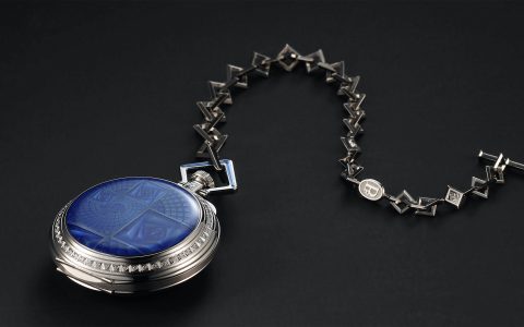 他們是如何制作的The 'La Rose Carrée' Grand Et Petite Sonnerie是對(duì)時(shí)間音樂(lè)和數(shù)字之美的慶祝