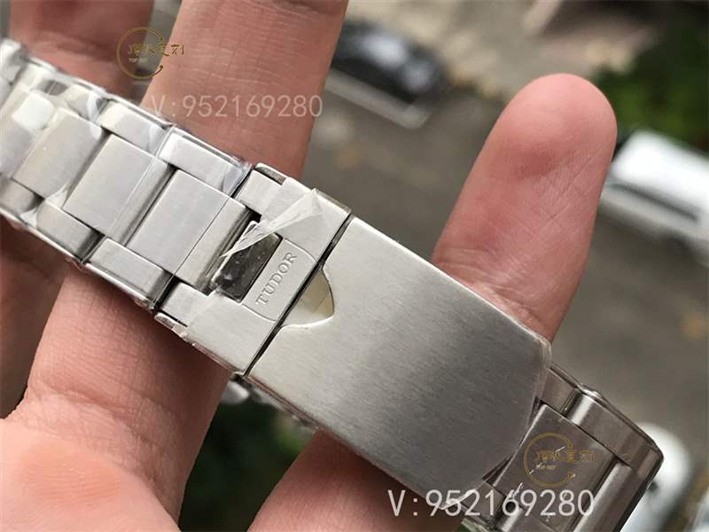 ZF廠帝舵碧灣M79030N手表做工怎么樣,對(duì)比正品如何