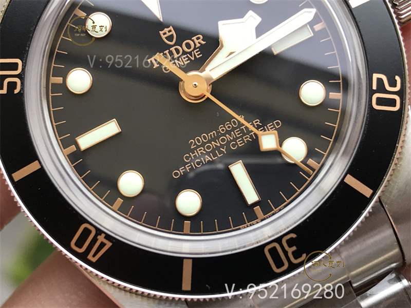 ZF廠帝舵碧灣M79030N手表做工怎么樣,對(duì)比正品如何
