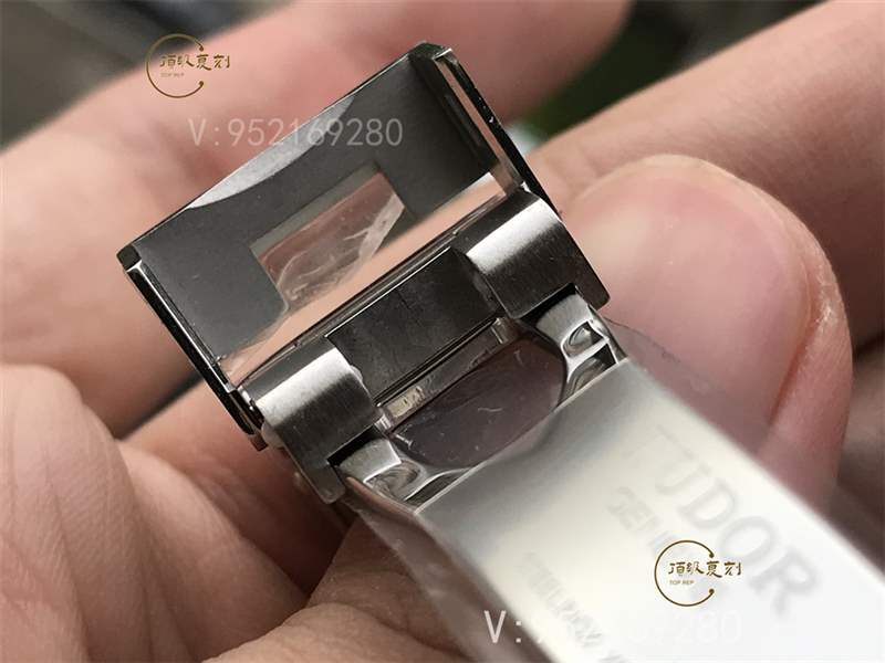 ZF廠帝舵碧灣M79030N手表做工怎么樣,對(duì)比正品如何