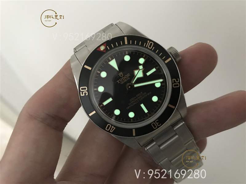 ZF廠帝舵碧灣M79030N手表做工怎么樣,對(duì)比正品如何