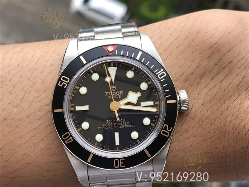 ZF廠帝舵碧灣M79030N手表做工怎么樣,對(duì)比正品如何