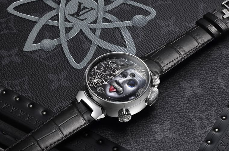 [Only Watch 2023]路易威登把愛因斯坦經(jīng)典吐舌照片化為Tambour琺瑯金雕動(dòng)偶